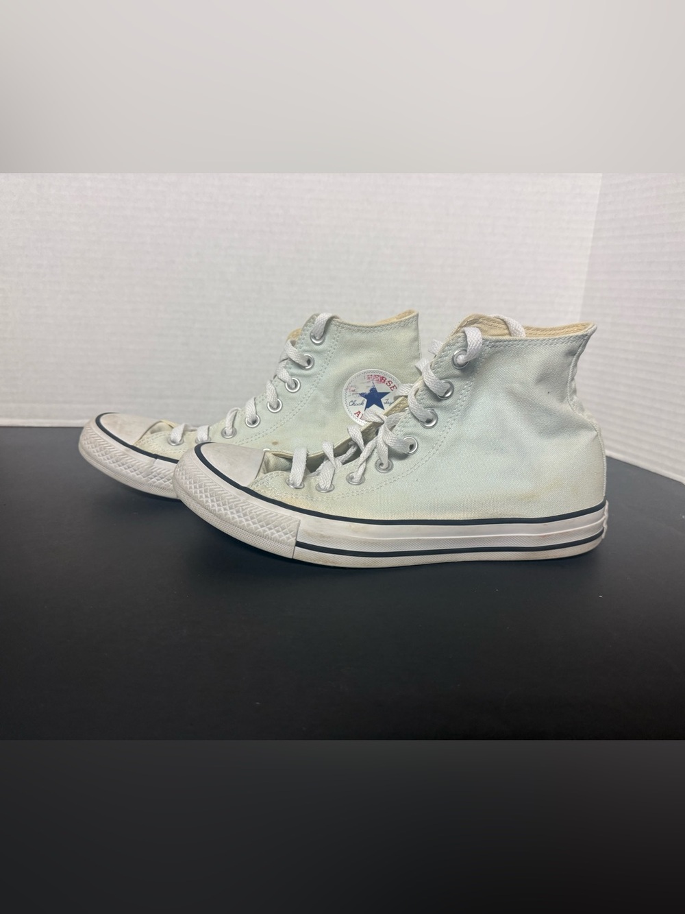 Converse Chuck Taylor All Star high-top sneakers Women’s Size 9/Men’s Size 7